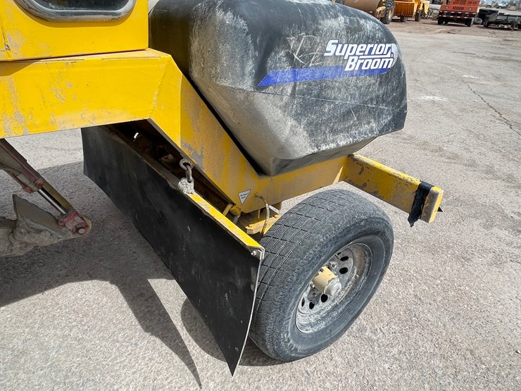 2017-superior-broom-dt80k-image-36