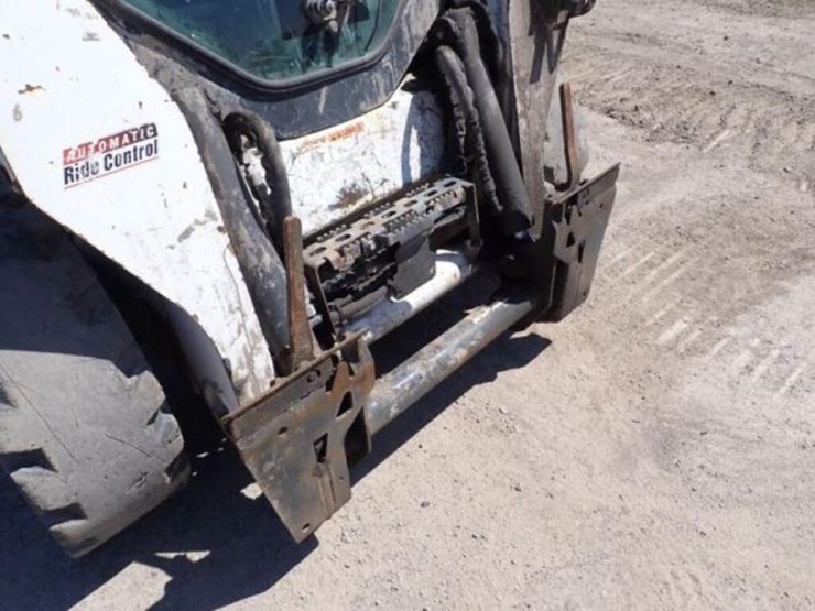 2019-bobcat-s590-image-23