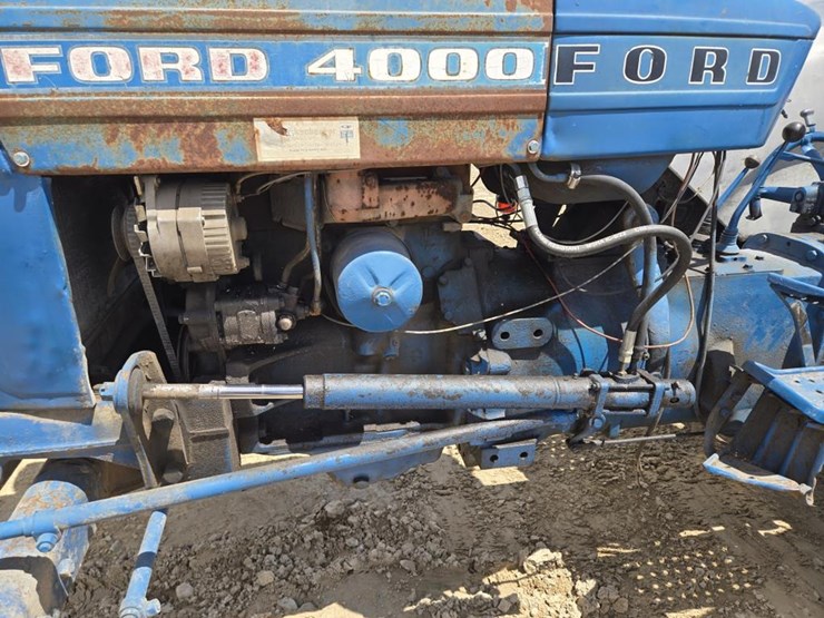 ford-4000-image-17