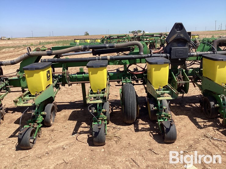 john-deere-7300-image-14