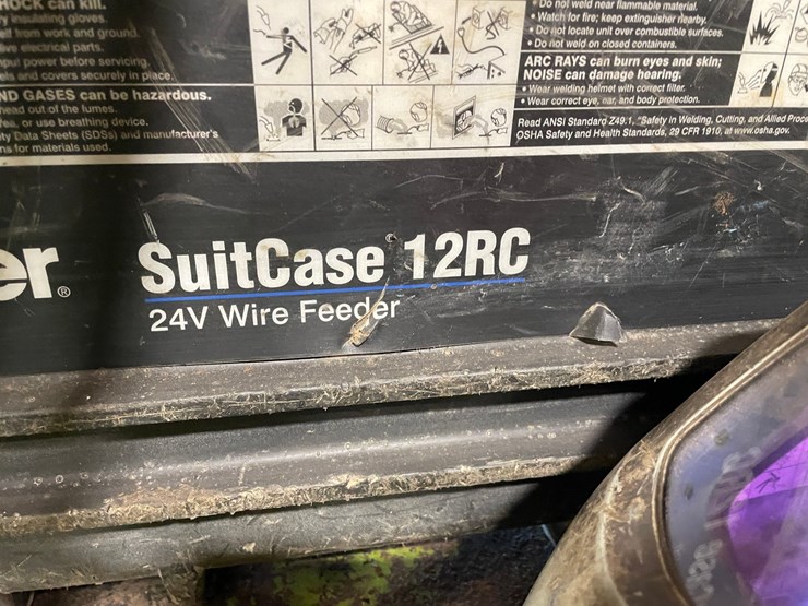 #4535-•-miller-xmt-304-cc/cv-welder-with-12rc-wire-feeder-and-accessories-image-4