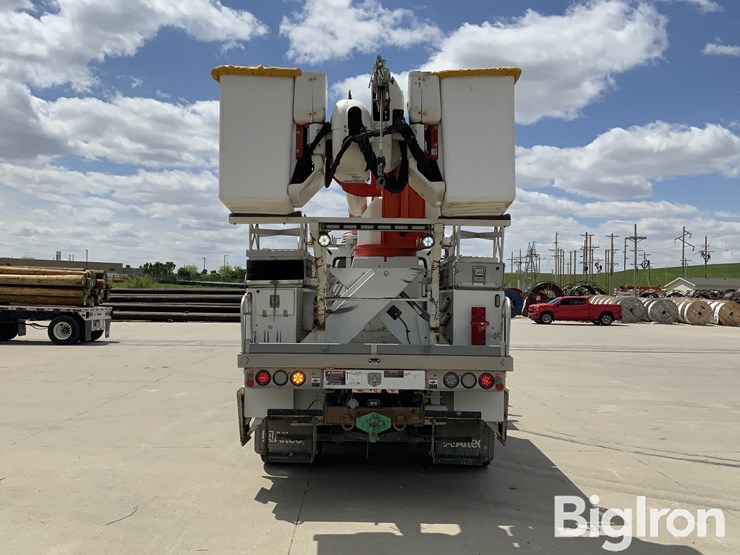 2016-freightliner-m2-106-image-6