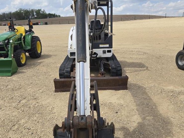 bobcat-335-image-2