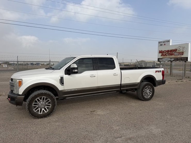 2017-ford-f350-image-1