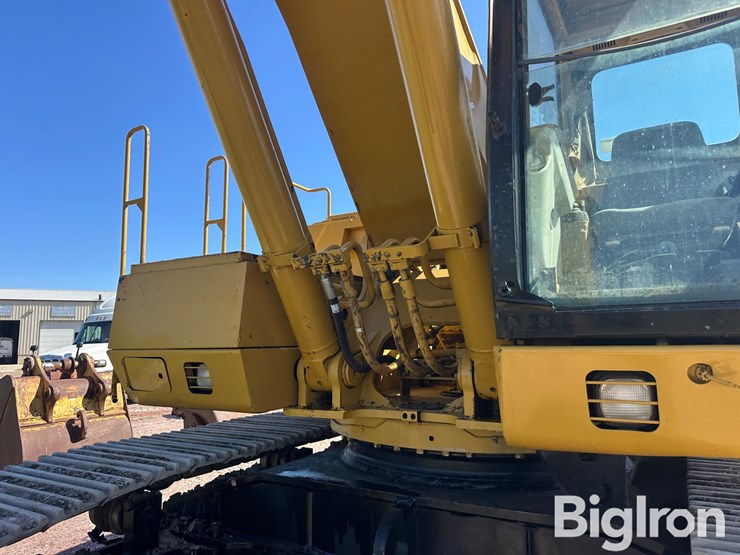 caterpillar-350l-image-10