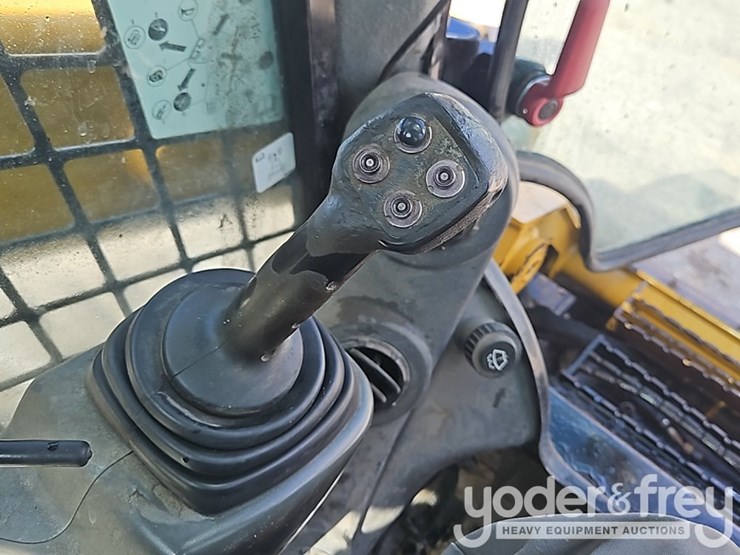 2018-caterpillar-299d2-image-26