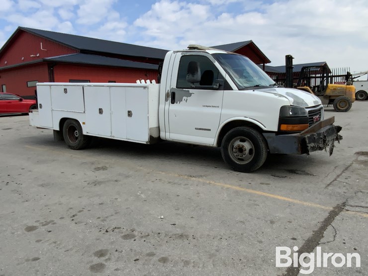 2003-gmc-3500-image-3