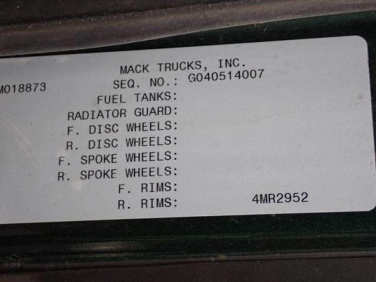 inoperable-2005-mack-cv713-granite-tri/a-vacuum-tr-image-11