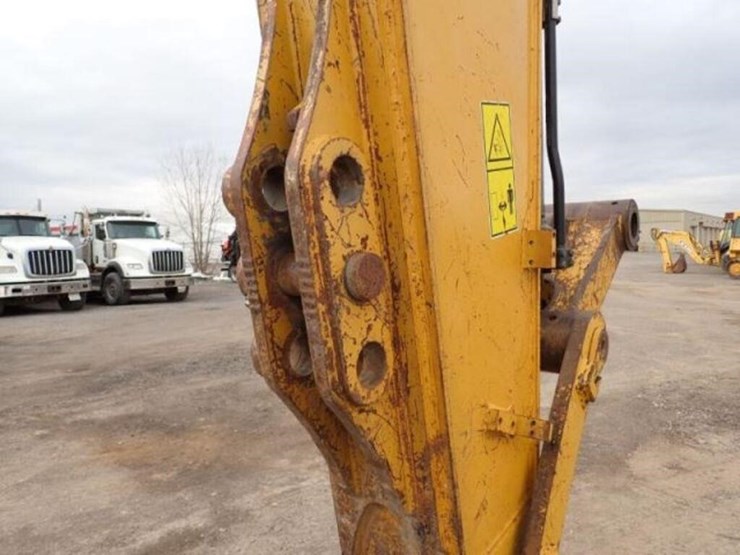 2015-caterpillar-349fl-image-23