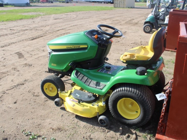 john-deere-x320-image-1