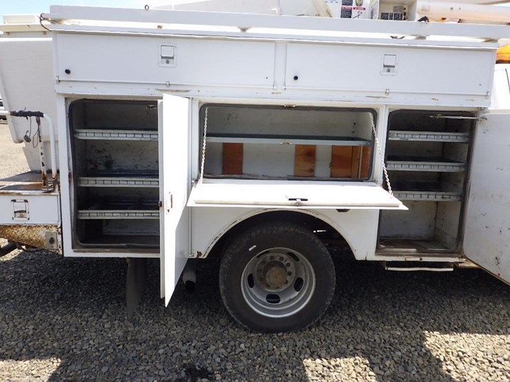 2005-ford-f550-image-14