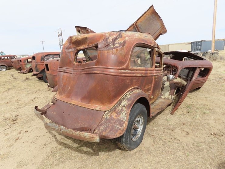 1934-ford-sedans-for-project-or-parts-image-3