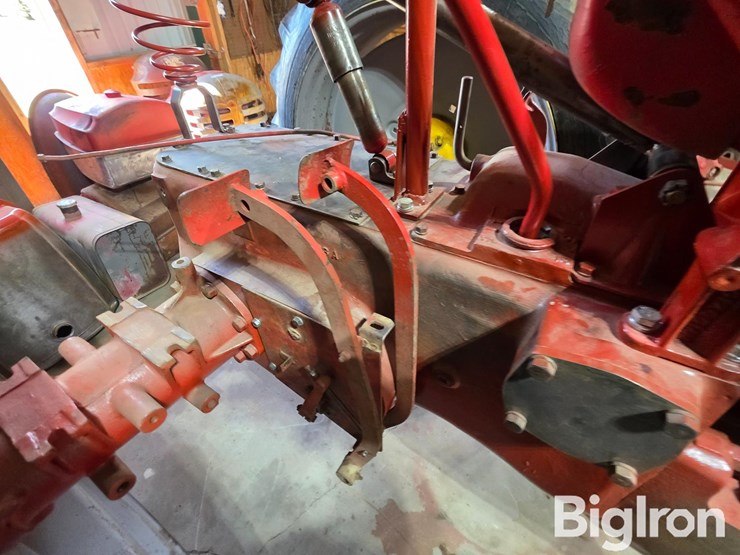 massey-ferguson-22-image-13