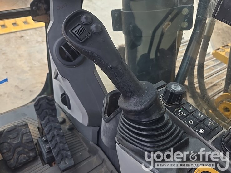 2019-caterpillar-336-image-61