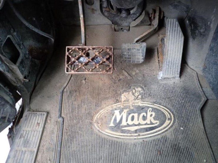 inoperable-2007-supervac-2000-on-2007-mack-ct713-1-image-17