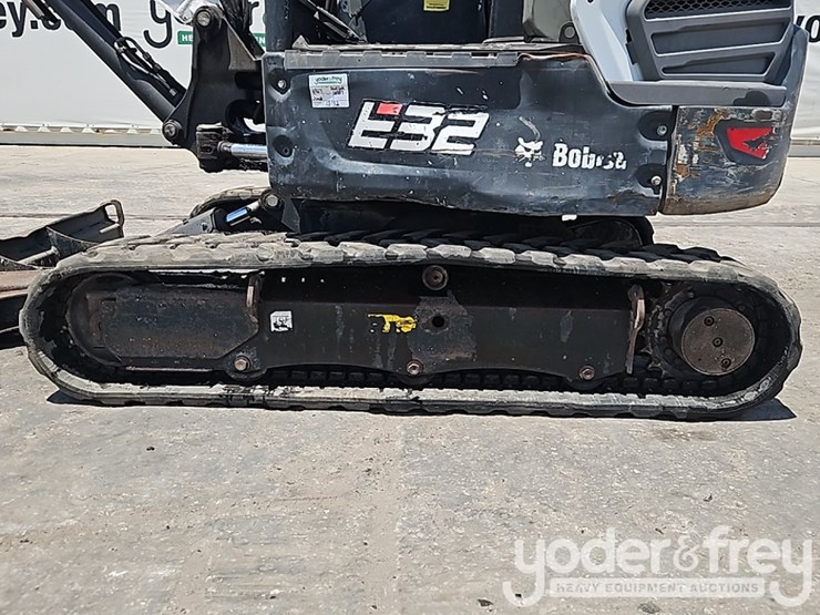 2019-bobcat-e32-image-22