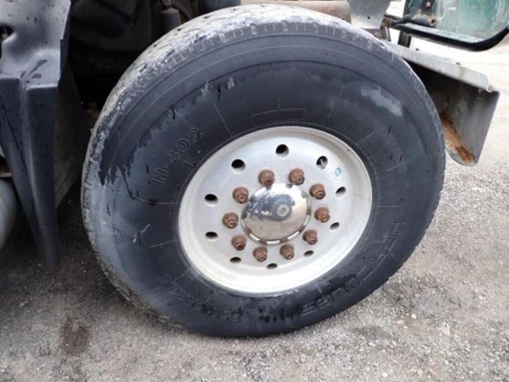 inoperable-2005-mack-cv713-granite-tri/a-vacuum-tr-image-32