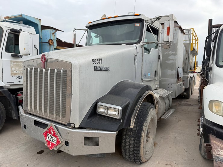 2018-kenworth-t800-image-1