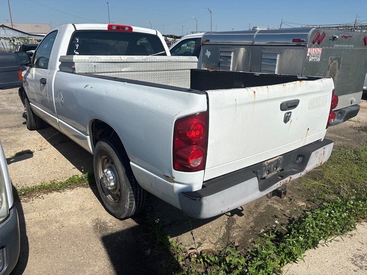 #10-•-2009-dodge-3/4-ton-pickup-truck-image-5
