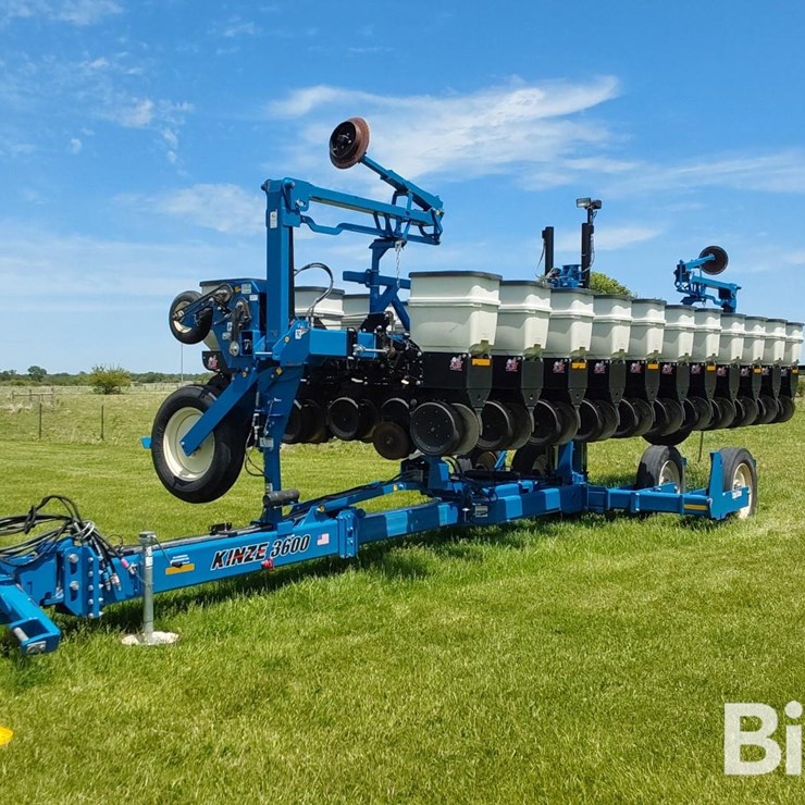 2014 KINZE 3600