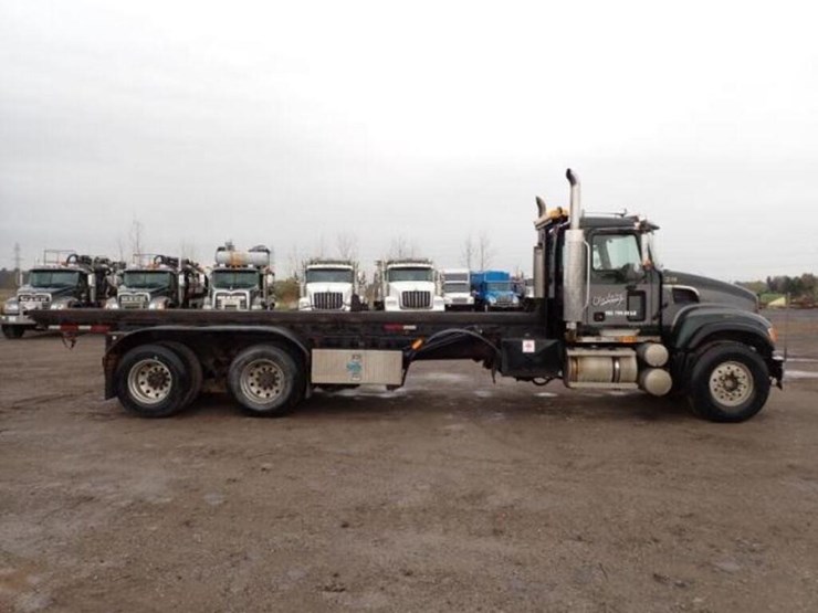 2004-mack-cv713-granite-t/a-rolloff-truck-1m2ag10c-image-4