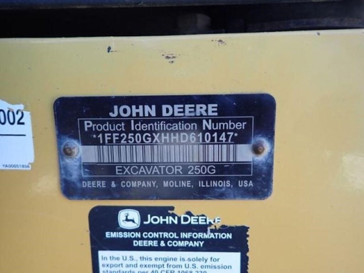 2017-deere-250g-lc-image-8