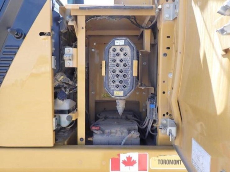 2021-caterpillar-323-image-61