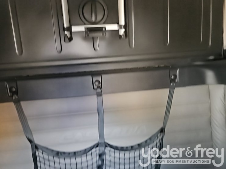2019-freightliner-cascadia-125-image-31