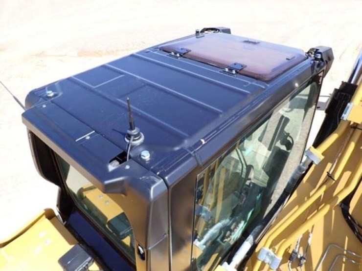 2021-caterpillar-323-image-67