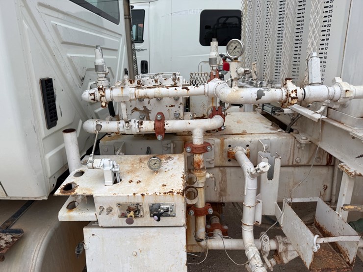2013-international-durastar-4300-image-12