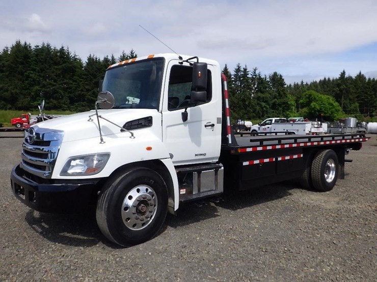 2018-hino-338-image-1