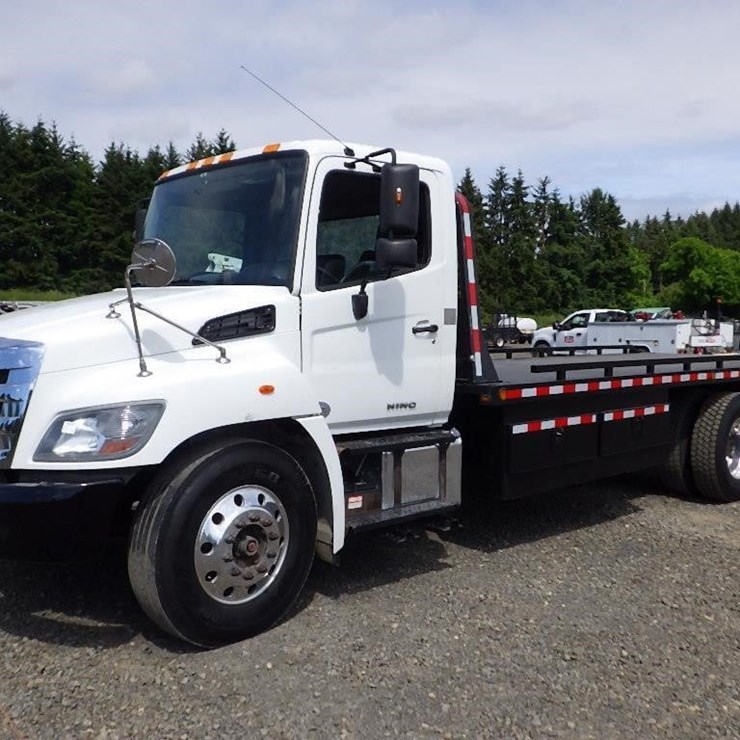 2018 HINO 338