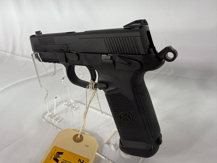 #16-•-fnh-fwp-45-45acp-pistol-61dmp10518-image-12