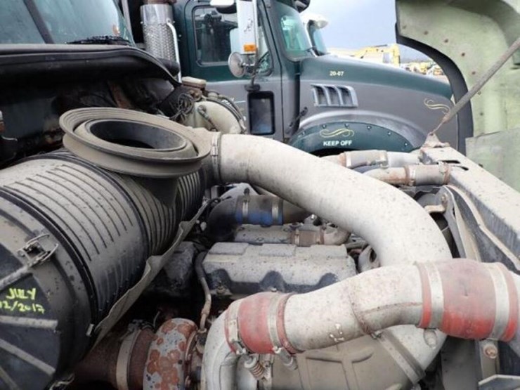 inoperable-2005-mack-cv713-granite-tri/a-vacuum-tr-image-29