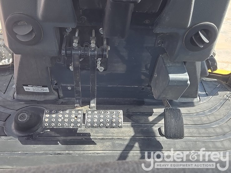 2020-deere-310sl-image-52