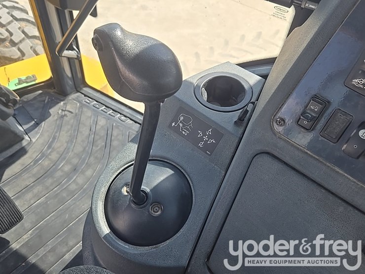 2020-deere-310sl-image-51
