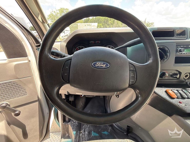 2017-ford-e450-image-22