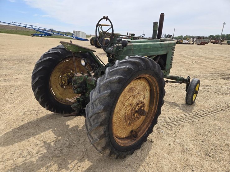 1944-john-deere-model-a-image-14