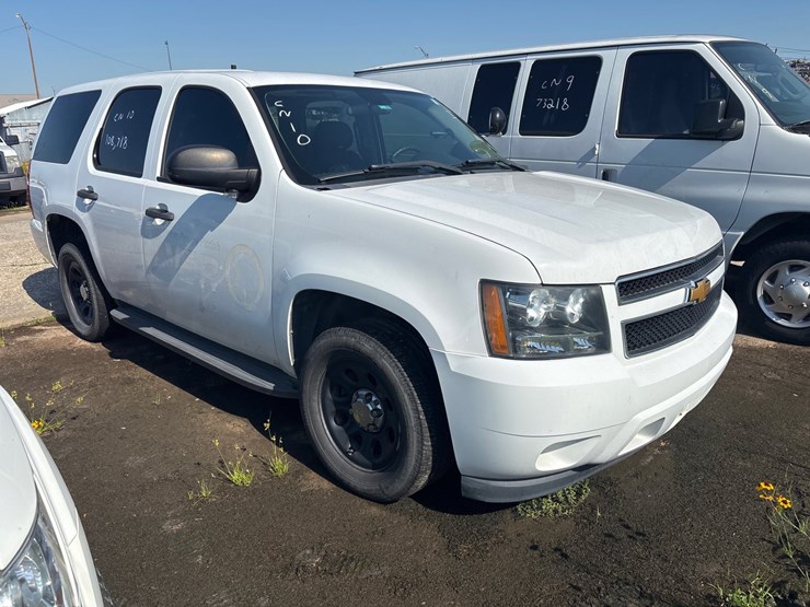 2013-chevrolet-tahoe-image-3