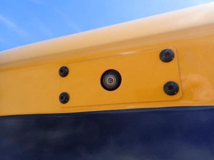 2021-caterpillar-323-image-58