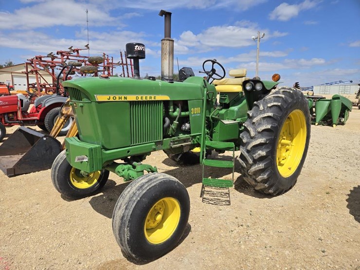 john-deere-3010-image-3