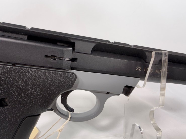 #34-•-smith-&-wesson-22a-1-22lr-pistol-umb1168-image-4