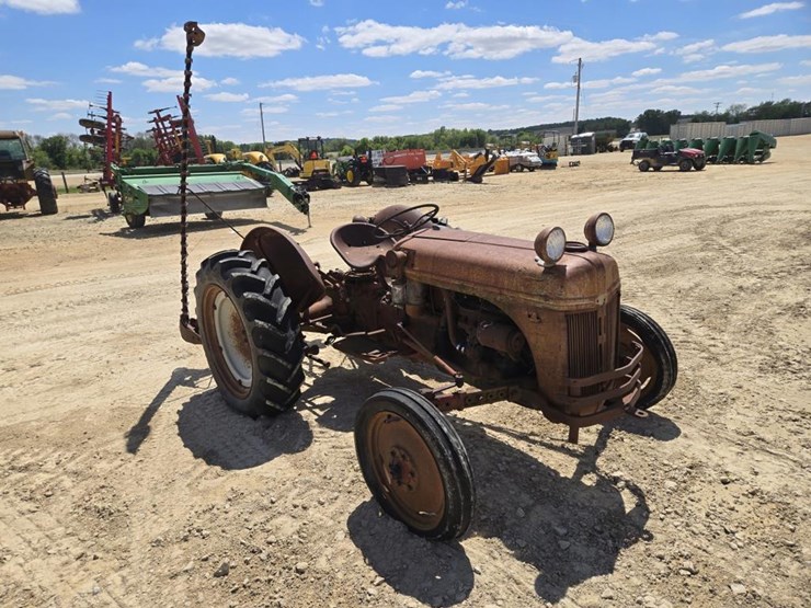 ford-8n-image-3