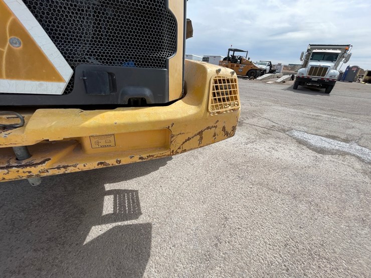 2014-volvo-l120h-image-87
