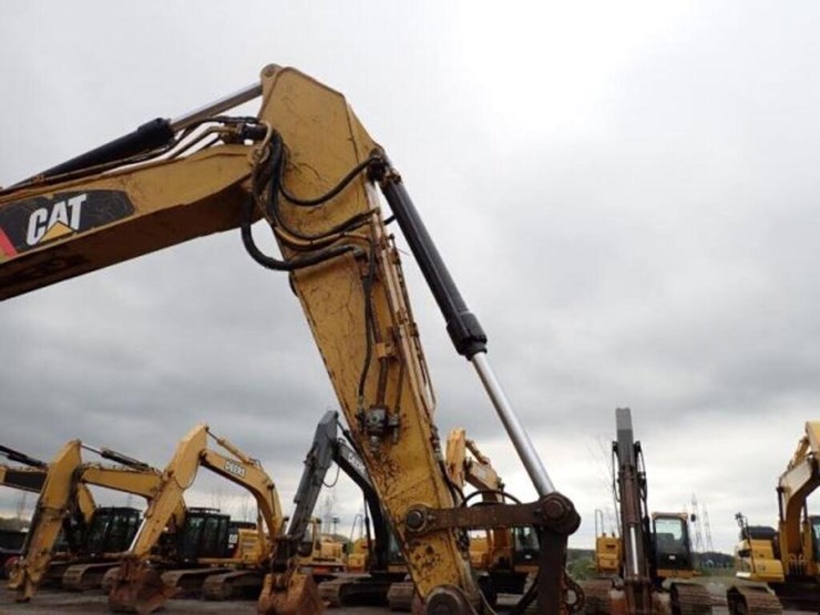 2013-caterpillar-321d-lcr-image-37