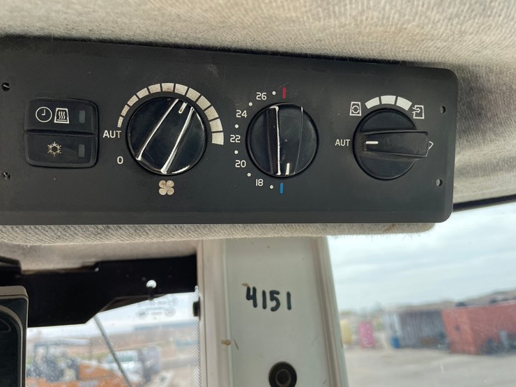 2014-volvo-l120h-image-126