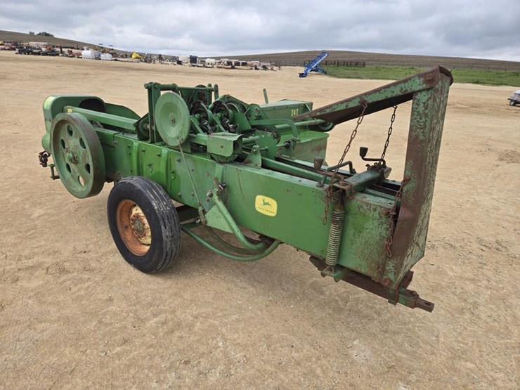 john-deere-24t-image-8