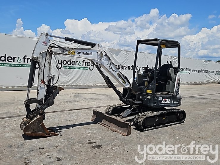 2019-bobcat-e32-image-1
