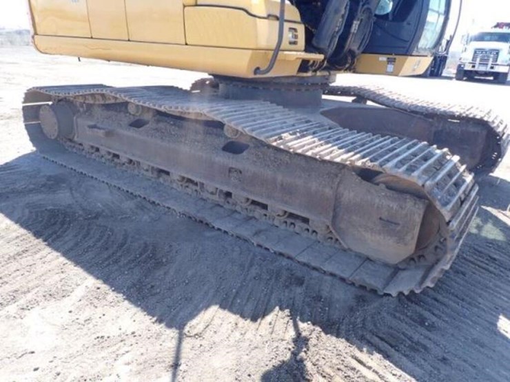 2017-deere-250g-lc-image-60