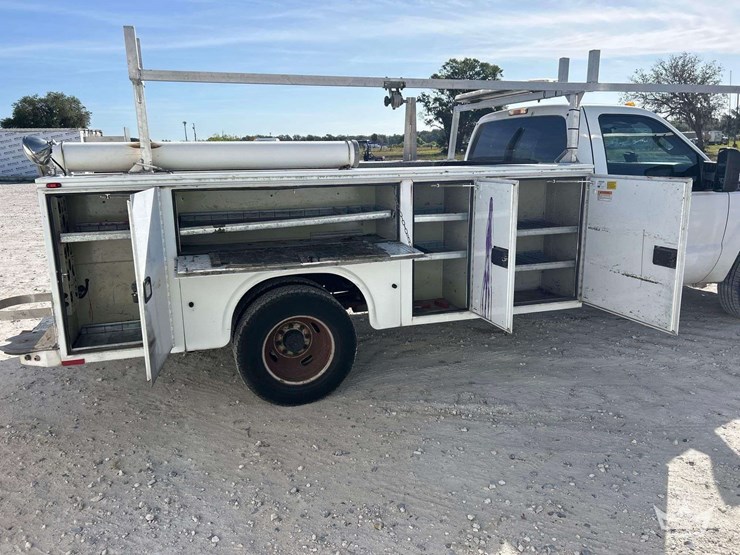 2015-ford-f350-image-21